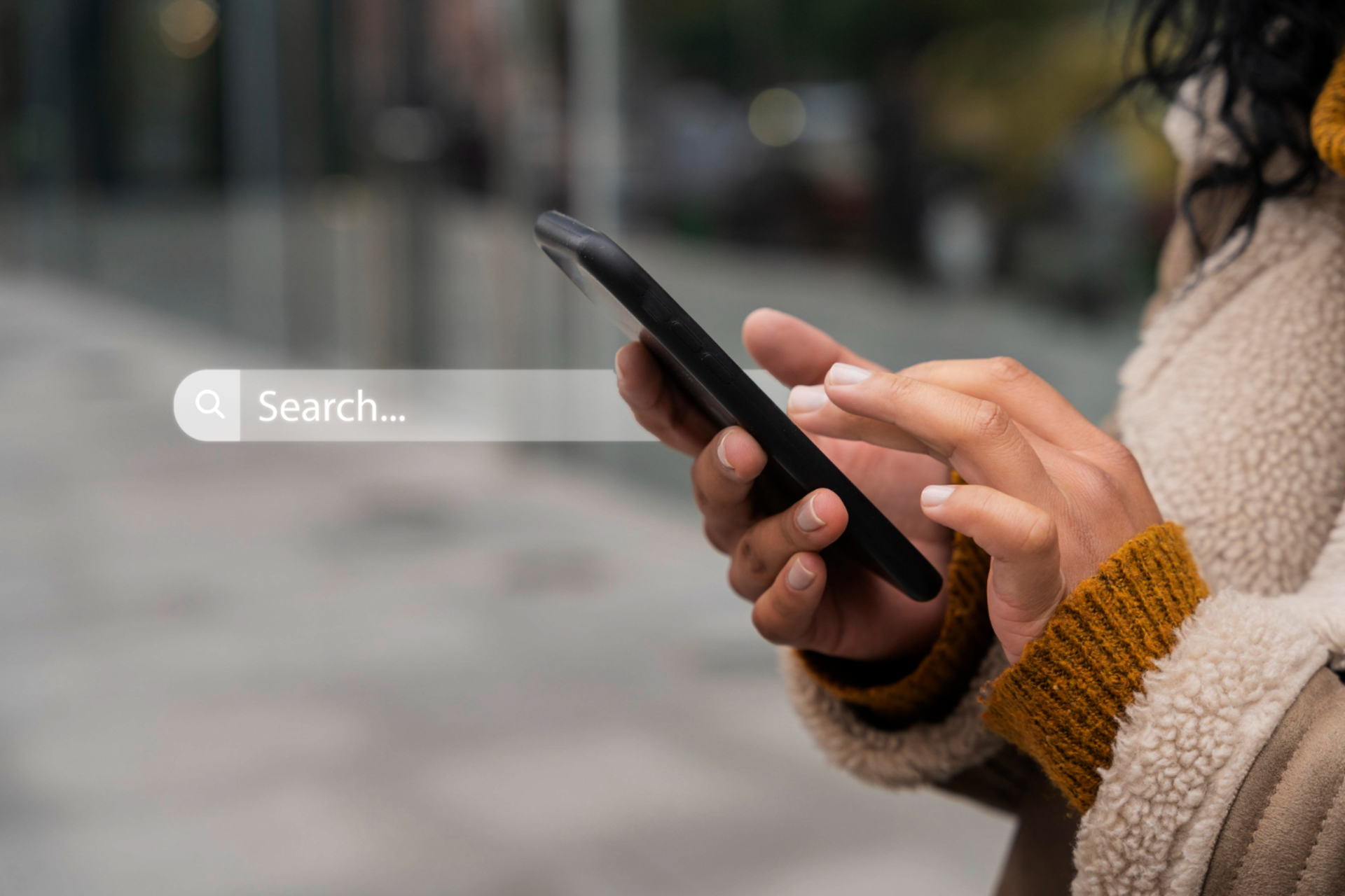SNSで人を探すコツ！旧友を見つける方法は？
